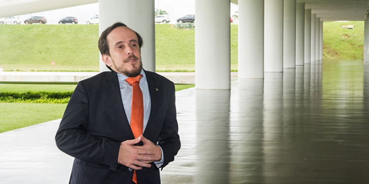 NOVO apoia proposta que favorece redução de juros para bons pagadores NOVO apoia proposta que favorece redução de juros para bons pagadores