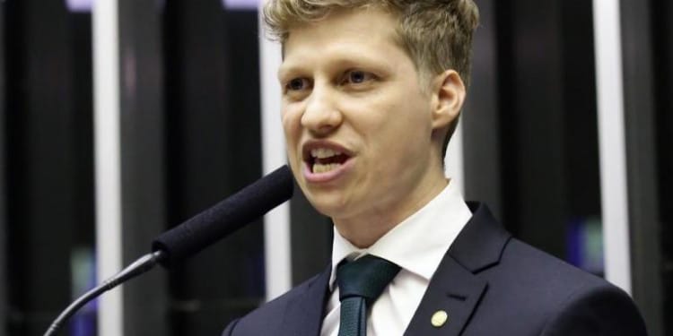 Marcel van Hattem faz discurso histórico na Câmara dos Deputados Marcel van Hattem faz discurso histórico na Câmara dos Deputados