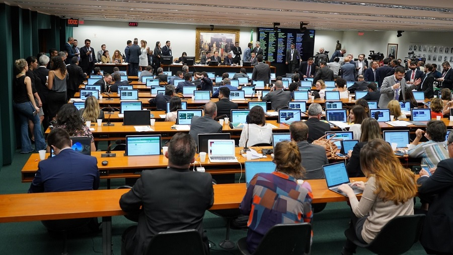 NOVO terá membros na CCJ
