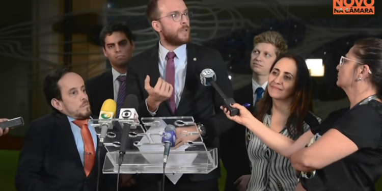 Bancada do NOVO propõe duas emendas à Nova Previdência para garantir mais liberdade e menos privilégios Bancada do NOVO propõe duas emendas à Nova Previdência para garantir mais liberdade e menos privilégios