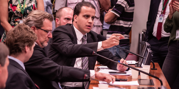 Mais verba para políticos: fundo eleitoral, que já é bilionário, pode dobrar de valor Mais verba para políticos: fundo eleitoral, que já é bilionário, pode dobrar de valor