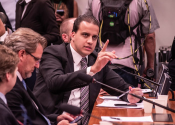 Projeto de Lucas Gonzalez que autoriza exportadores a celebrar contrato em moeda estrangeira é aprovado em comissão com relatoria de Alexis Fonteyne Projeto de Lucas Gonzalez que autoriza exportadores a celebrar contrato em moeda estrangeira é aprovado em comissão com relatoria de Alexis Fonteyne