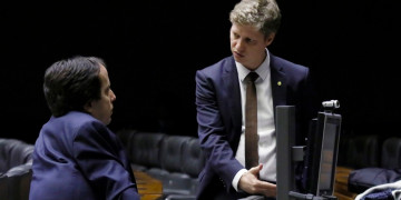 Ajuda emergencial para estados e municípios é aprovada na Câmara Ajuda emergencial para estados e municípios é aprovada na Câmara