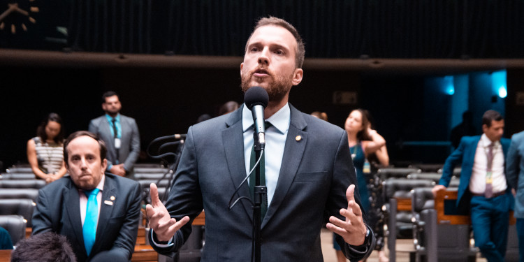 Programa de crédito para micro e pequenas empresas aprovado com apoio do NOVO