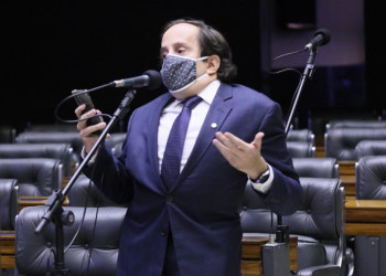 Congresso autoriza aumento a policiais do DF enquanto população perde renda