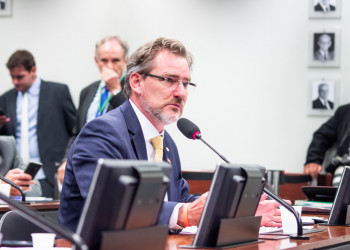 NOVO defende regulamentação tributária do Simples Nacional