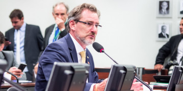 NOVO defende regulamentação tributária do Simples Nacional NOVO defende regulamentação tributária do Simples Nacional