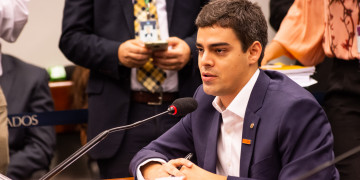 Aprovada suspensão de pagamento de parcelas do Fies durante pandemia Aprovada suspensão de pagamento de parcelas do Fies durante pandemia