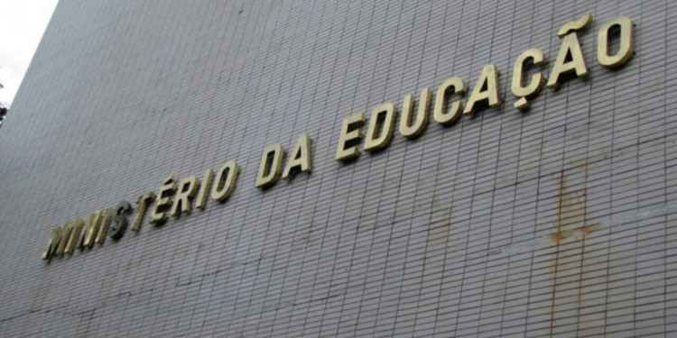 Gestão Abraham Weintraub no Ministério da Educação (2019-2020) Gestão Abraham Weintraub no Ministério da Educação (2019-2020)