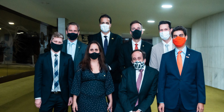 Projeto de Lei do NOVO responsabiliza partidos por irregularidades nas contas dos candidatos Projeto de Lei do NOVO responsabiliza partidos por irregularidades nas contas dos candidatos