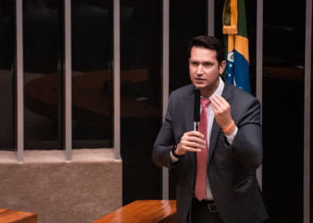 Câmara impede vacinação em massa ao proibir compra de vacina pelo setor privado Câmara impede vacinação em massa ao proibir compra de vacina pelo setor privado