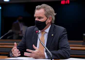 Aprovado em comissão substitutivo de Alexis Fonteyne que quebra o monopólio dos Correios