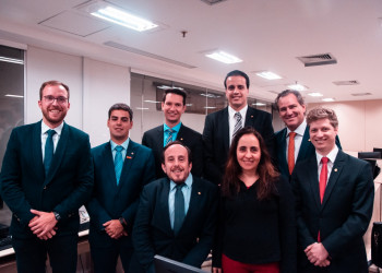 Bancada do NOVO protocola projeto que suspende a permissão para recebimento de salários acima do teto constitucional Bancada do NOVO protocola projeto que suspende a permissão para recebimento de salários acima do teto constitucional