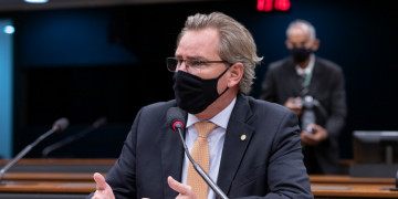 Relatório de Alexis Fonteyne é aprovado e reestatização da Embraer é impedida Relatório de Alexis Fonteyne é aprovado e reestatização da Embraer é impedida