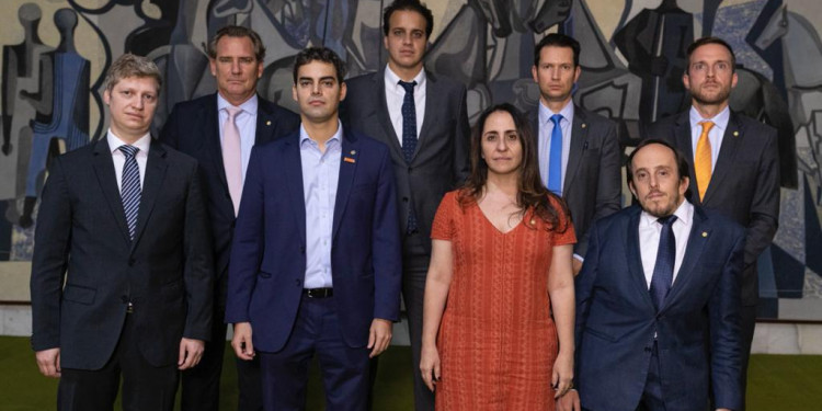 Deputados do NOVO já haviam cobrado Ministério da Saúde sobre compra da Covaxin Deputados do NOVO já haviam cobrado Ministério da Saúde sobre compra da Covaxin