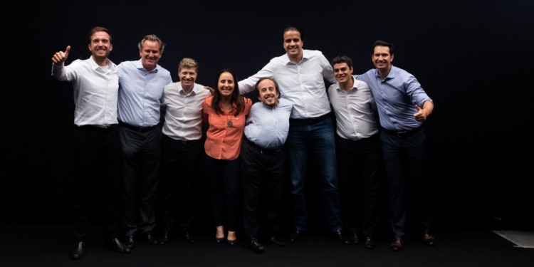 Bancada do NOVO completa mil dias de trabalho Bancada do NOVO completa mil dias de trabalho