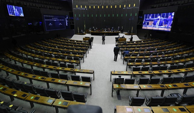 Câmara reembolsou R$ 40,4 milhões em despesas médicas a deputados nos últimos sete anos; Bolsonaro está entre os que mais gastaram Câmara reembolsou R$ 40,4 milhões em despesas médicas a deputados nos últimos sete anos; Bolsonaro está entre os que mais gastaram