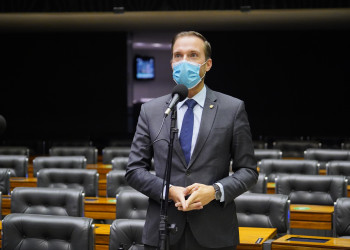 Congresso reage a reforma ministerial e deputados dizem que Bolsonaro ‘se entregou’ ao Centrão