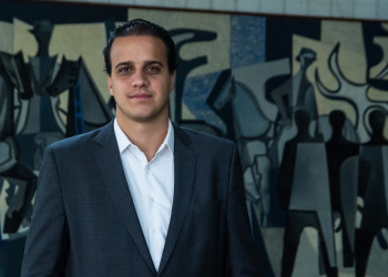 Deputado doa auxílio-mudança