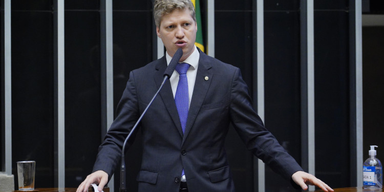 Indicação política define 80% de postos na Câmara