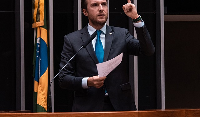 Líderes aceitam tramitação acelerada, e PEC Emergencial vai diretamente ao plenário, diz Lira Líderes aceitam tramitação acelerada, e PEC Emergencial vai diretamente ao plenário, diz Lira