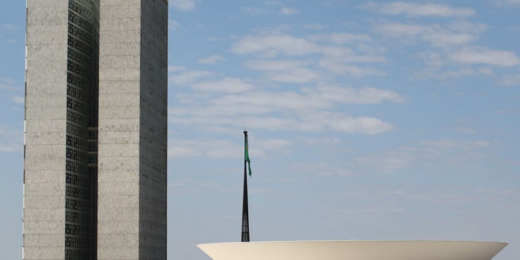 NOVO aciona o TCU para investigar farra de dinheiro público com reembolsos de despesas médicas de deputados NOVO aciona o TCU para investigar farra de dinheiro público com reembolsos de despesas médicas de deputados
