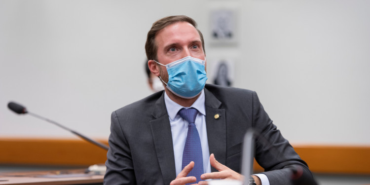 Novo líder do Novo tenta afastar o partido do bolsonarismo Novo líder do Novo tenta afastar o partido do bolsonarismo