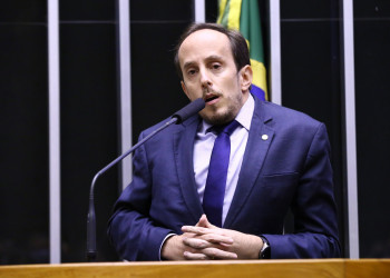 Pressionado, Bolsonaro defende reforma da Previdência