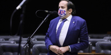 Time de Guedes vê prazo curto para aprovar reformas prometidas e foca Auxílio Brasil Time de Guedes vê prazo curto para aprovar reformas prometidas e foca Auxílio Brasil