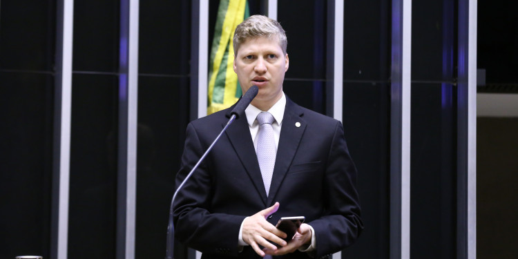 Van Hattem defende que Marinho seja ouvido e que convite a Guedes seja refeito Van Hattem defende que Marinho seja ouvido e que convite a Guedes seja refeito