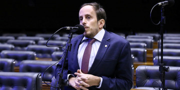 Câmara aprova projeto que muda regras do orçamento secreto Câmara aprova projeto que muda regras do orçamento secreto