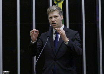 Deputados aprovam limitar emendas de relator a cerca de R$ 16 bilhões