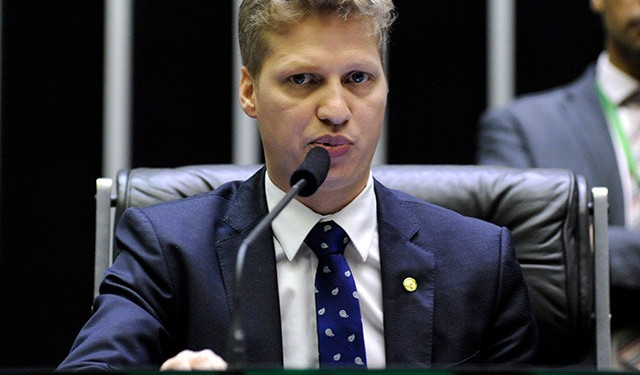 Líderes defendem que mudanças na Previdência sejam feitas na comissão especial, e não na CCJ Líderes defendem que mudanças na Previdência sejam feitas na comissão especial, e não na CCJ