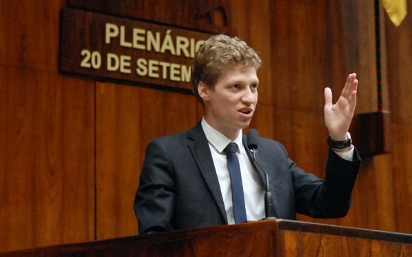 Marcel van Hattem ‘cobrou’ maior defesa de Bolsonaro à Previdência Marcel van Hattem ‘cobrou’ maior defesa de Bolsonaro à Previdência