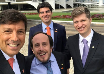 NOVO promete a Bolsonaro apoio à reforma, mas não integra base do governo