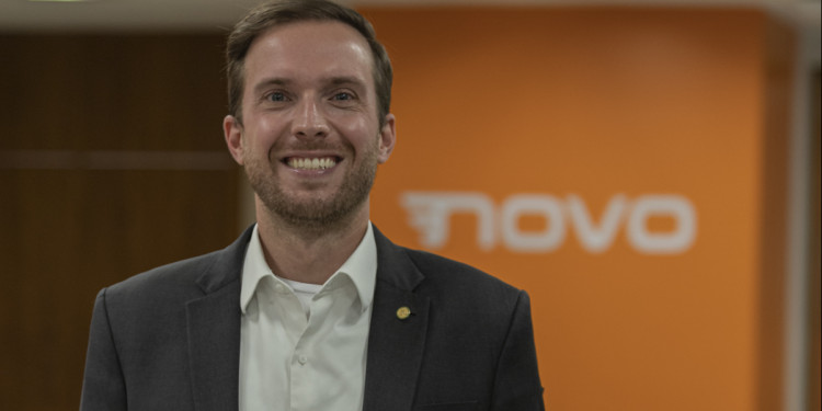 Partido Novo oficializa deputado Vinicius Poit como pré-candidato ao governo de SP em 2022 Partido Novo oficializa deputado Vinicius Poit como pré-candidato ao governo de SP em 2022