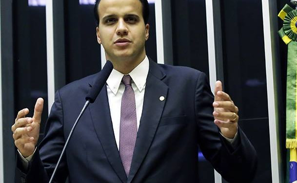 ‘Precisamos entender que temos um grave problema fiscal’, diz deputado do NOVO ‘Precisamos entender que temos um grave problema fiscal’, diz deputado do NOVO