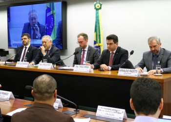 Regulamentação dos patinetes divide opiniões em audiência na Câmara