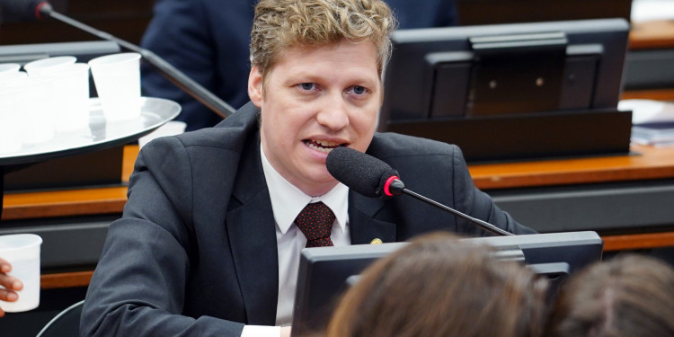 Vitor Hugo diz que, sem acordo, íntegra da Previdência irá a votação na CCJ Vitor Hugo diz que, sem acordo, íntegra da Previdência irá a votação na CCJ