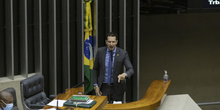 Câmara rejeita retirada da pauta e deve votar PEC dos Precatórios ainda nesta terça Câmara rejeita retirada da pauta e deve votar PEC dos Precatórios ainda nesta terça