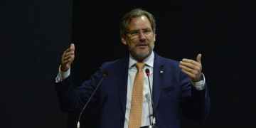 Deputado Alexis Fonteyne defende reforma para simplificação tributária Deputado Alexis Fonteyne defende reforma para simplificação tributária