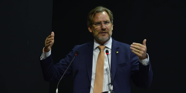 Deputado Alexis Fonteyne defende reforma para simplificação tributária Deputado Alexis Fonteyne defende reforma para simplificação tributária