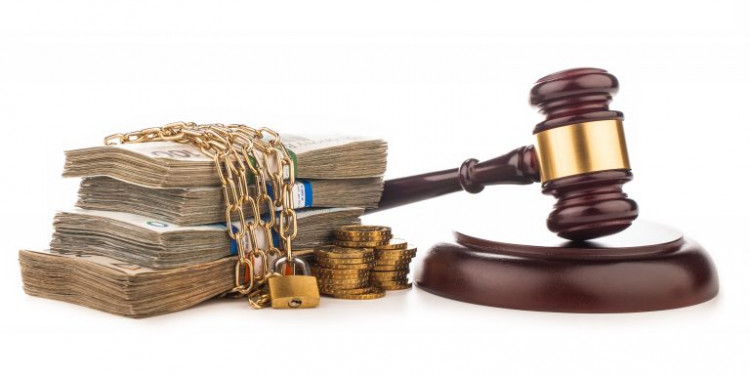 Com ‘penduricalhos’, 65% dos juízes ganham acima do teto de R$ 39,3 mil Com ‘penduricalhos’, 65% dos juízes ganham acima do teto de R$ 39,3 mil