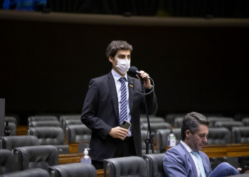NOVO tenta barrar MP que concede privilégios a profissionais da segurança pública