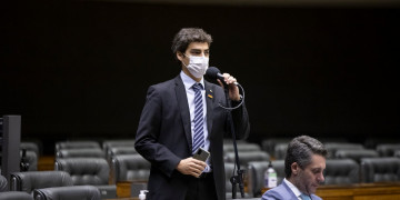 NOVO tenta barrar MP que concede privilégios a profissionais da segurança pública NOVO tenta barrar MP que concede privilégios a profissionais da segurança pública