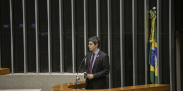 Câmara encerra votação e PEC que dispensa gasto mínimo com educação em 2020/21 Câmara encerra votação e PEC que dispensa gasto mínimo com educação em 2020/21