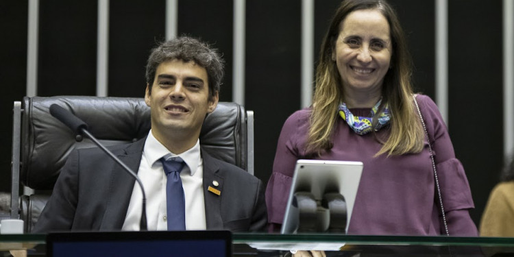 Câmara aprova projeto que autoriza poder público a compartilhar dados de alunos Câmara aprova projeto que autoriza poder público a compartilhar dados de alunos