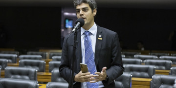 Congresso autoriza governo a doar bens a empresas privadas até três meses antes da eleição Congresso autoriza governo a doar bens a empresas privadas até três meses antes da eleição