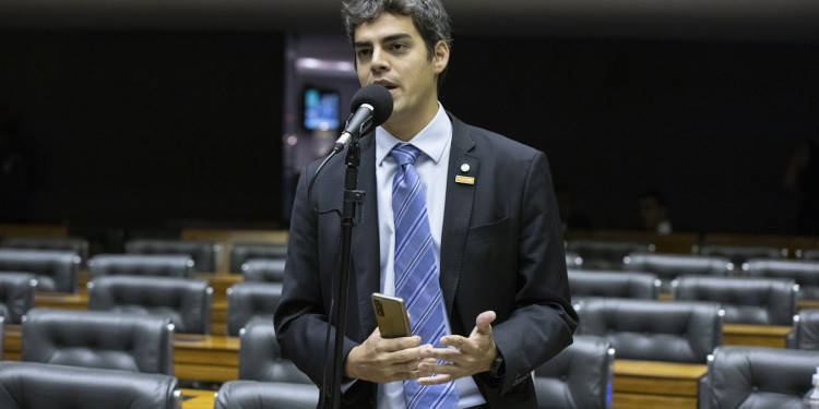 Congresso autoriza governo a doar bens a empresas privadas até três meses antes da eleição Congresso autoriza governo a doar bens a empresas privadas até três meses antes da eleição