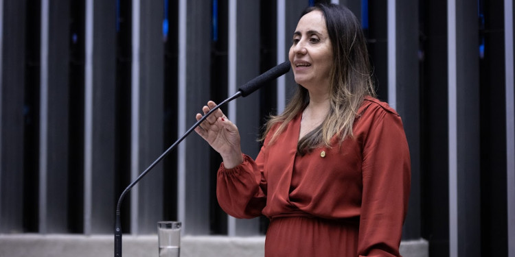 Telemedicina vai facilitar acesso ao SUS, diz autora de PL aprovado na Câmara Telemedicina vai facilitar acesso ao SUS, diz autora de PL aprovado na Câmara